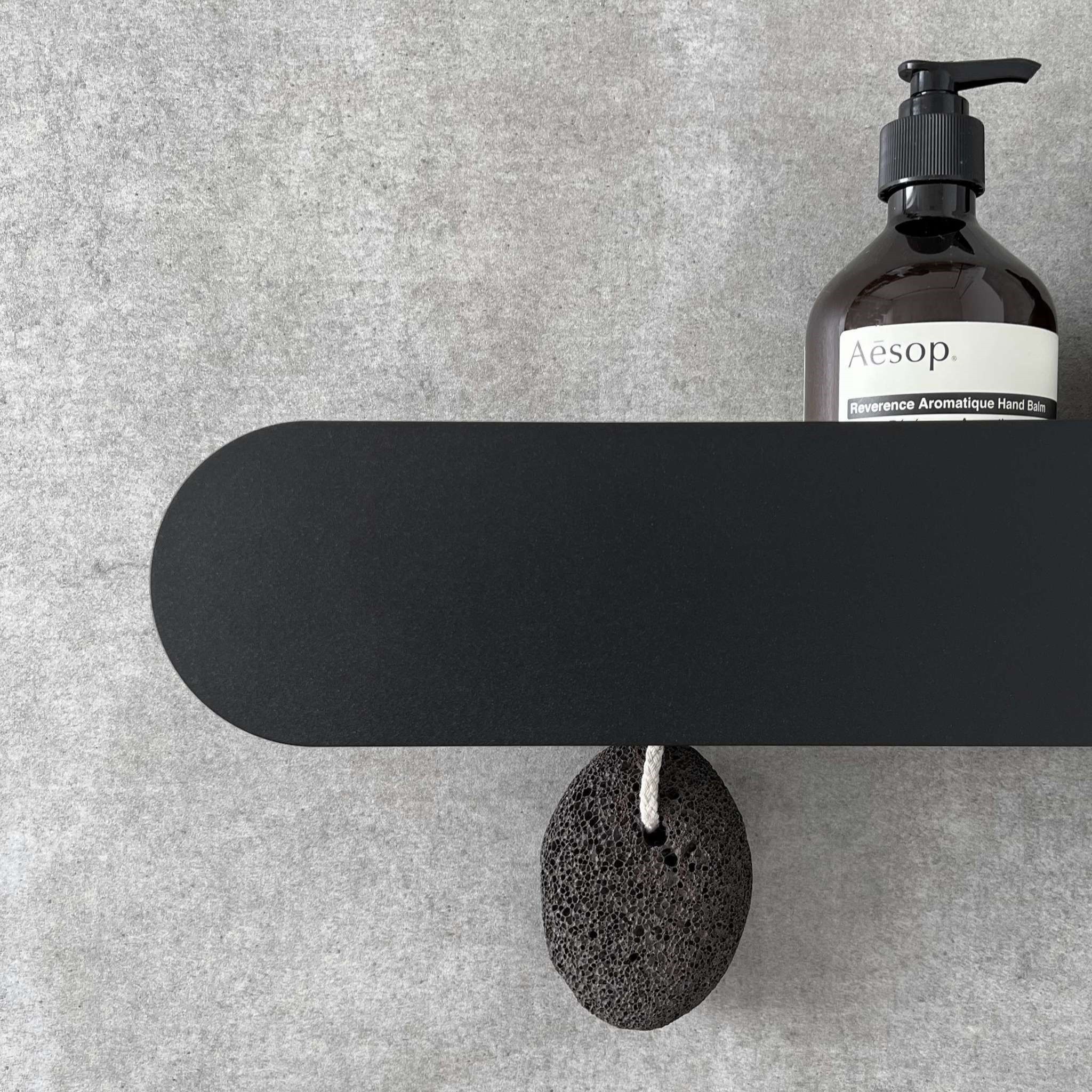  Полка с крючками Tezza Lava Disco 90 см (черный), крючки слева