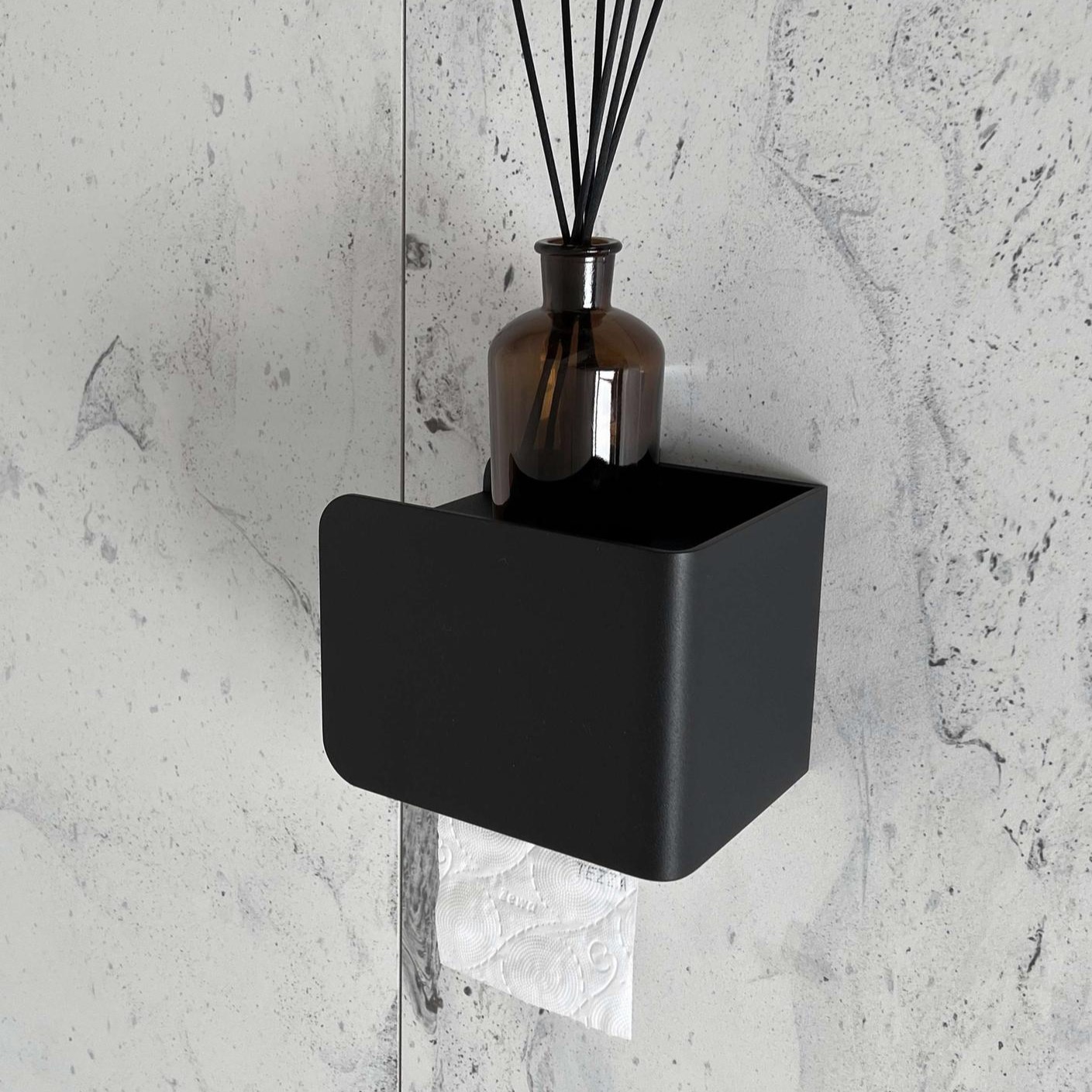 Бумагодержатель с полкой Tezza Rollo Up (черный), бумага слева