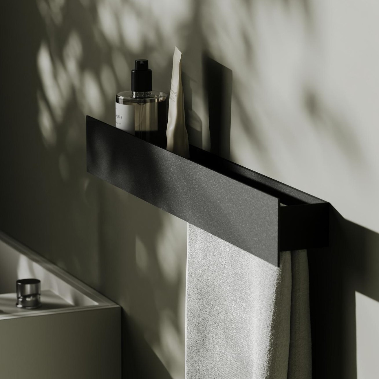 Полка со штангой Tezza Дуэ 180 см (черный), полотенце справа