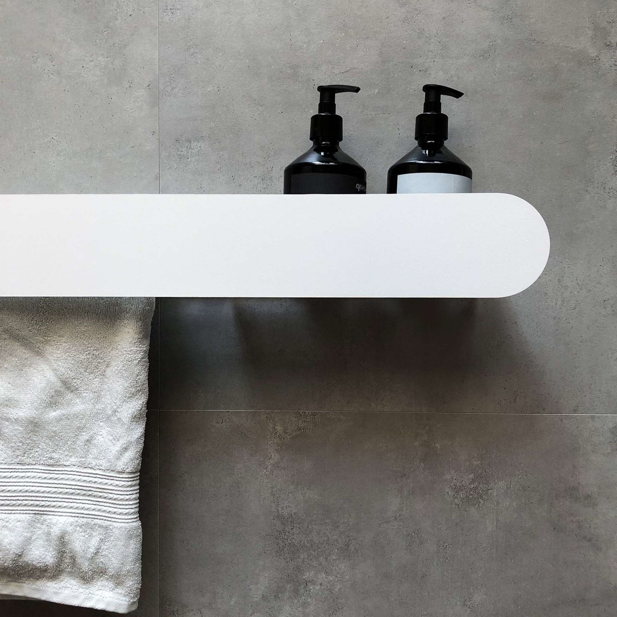 Полка со штангой Tezza Due Disco 70 см (белый), полотенцедержатель слева