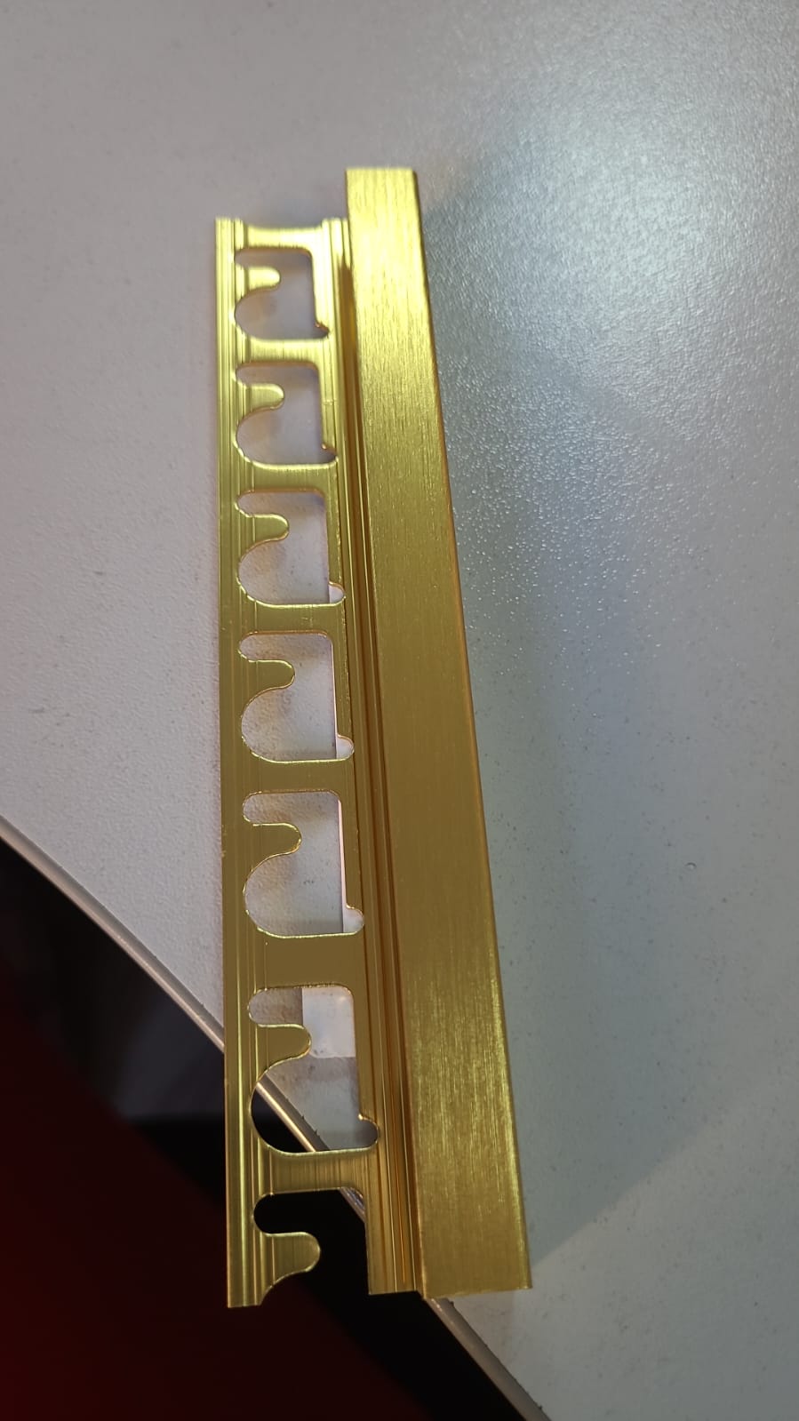 Профиль Progress Profiles Projolly Square PJQSBOS 08 2.7 м. (золото), крацованный