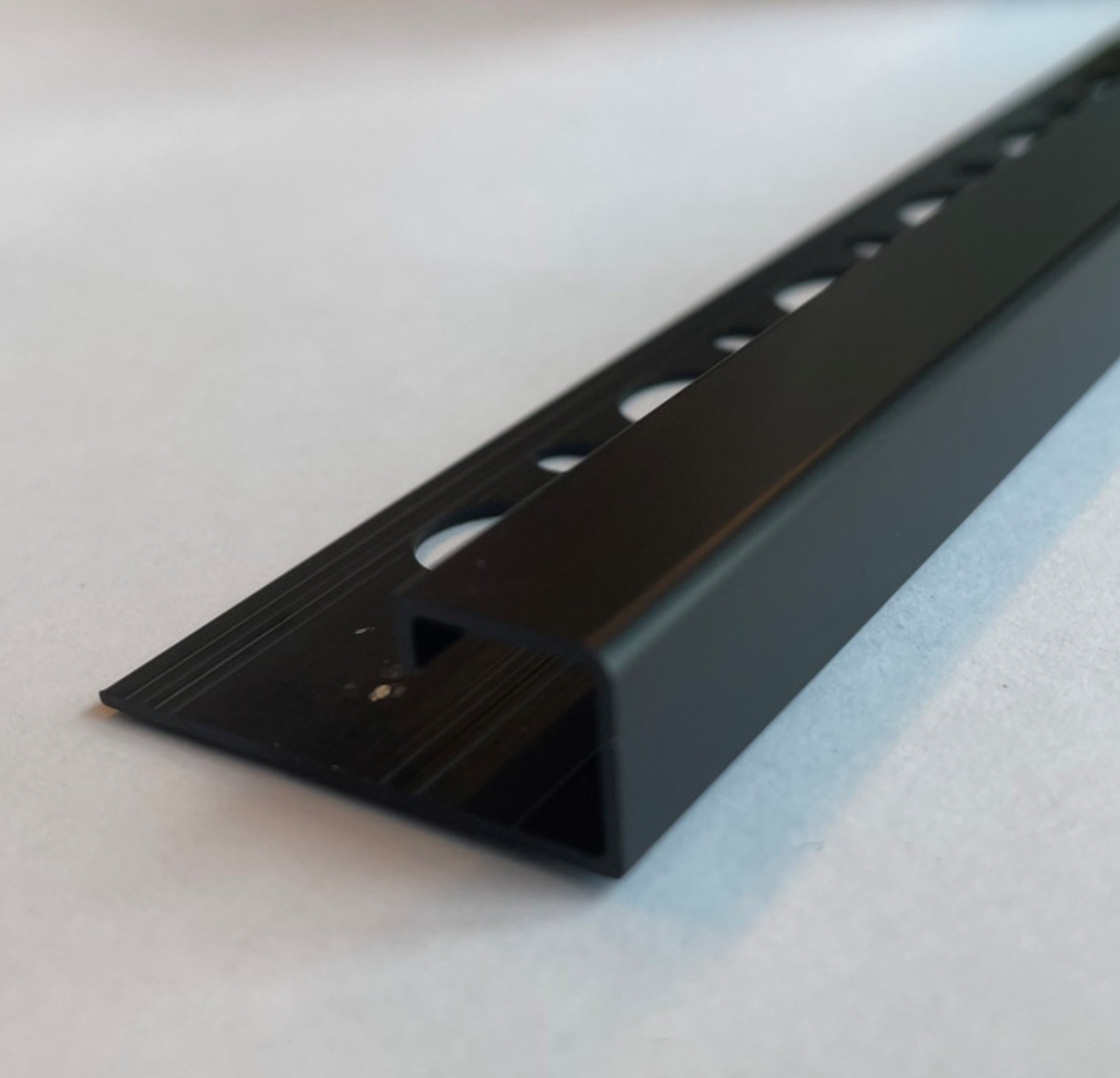 Профиль Progress Profiles Projolly Square PJQSNE 10 2.7 м. (черный), матовый