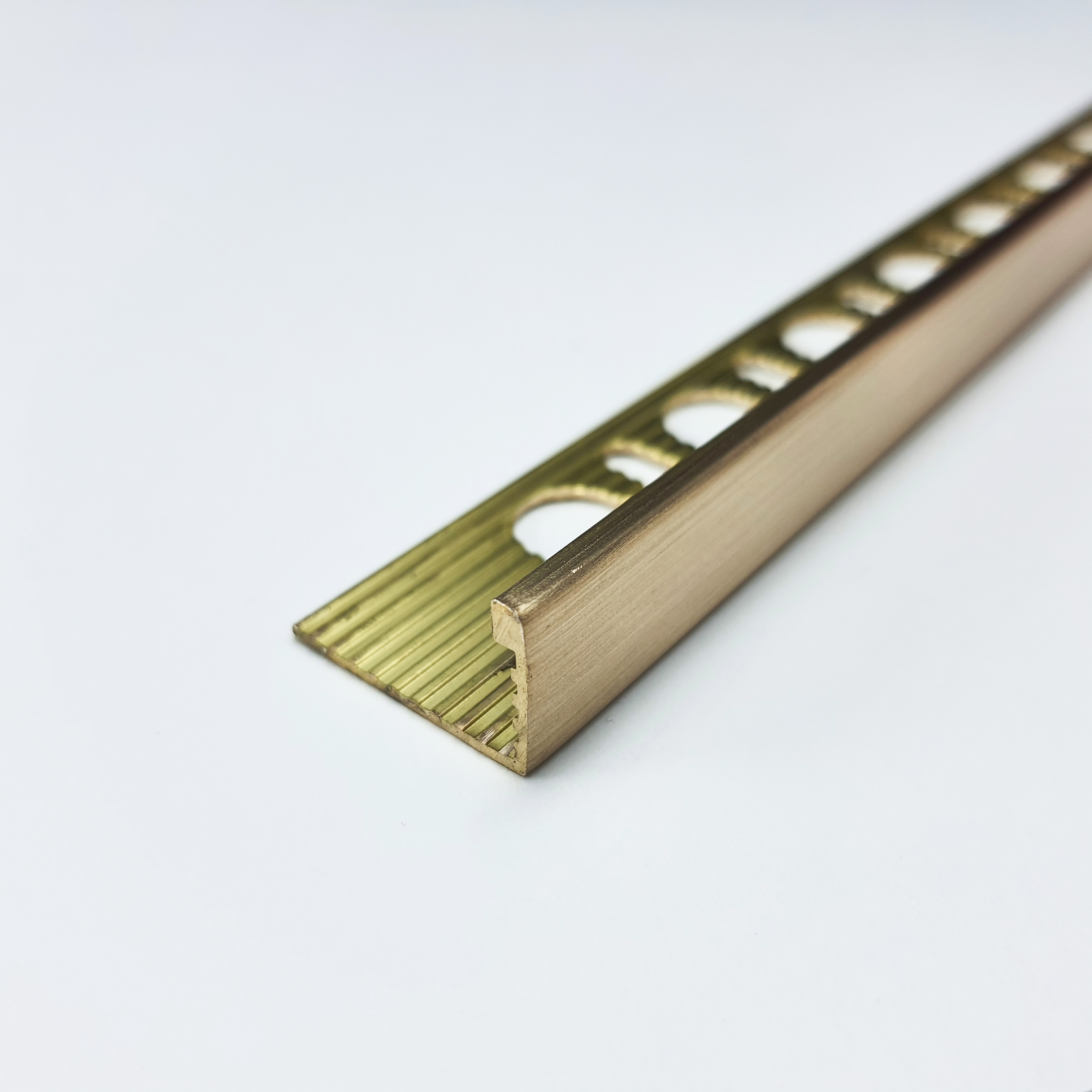 Профиль Progress Profiles Proterminal PTOS 08 2.7 м. (латунь сатинированная)