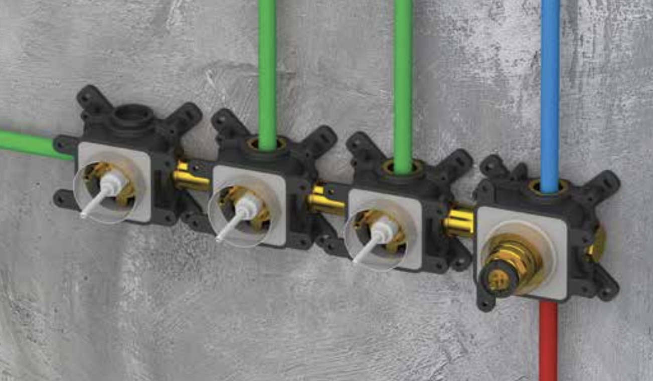 Скрытая часть для смесителя Remer Thermoset на 3 выхода RRBOX99D3P с термостатом