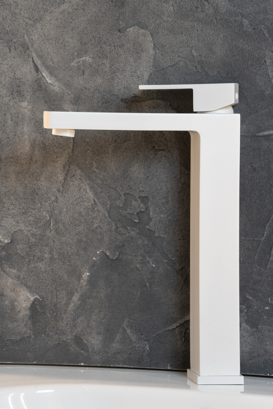 Смеситель для раковины Abber Daheim AF8211W (белый матовый), без донного клапана