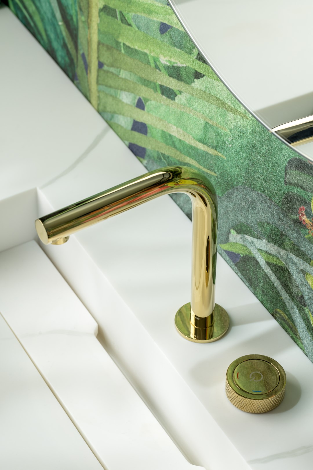 Смеситель для раковины автоматический Boheme Tech 158-G (золотой), без донного клапана