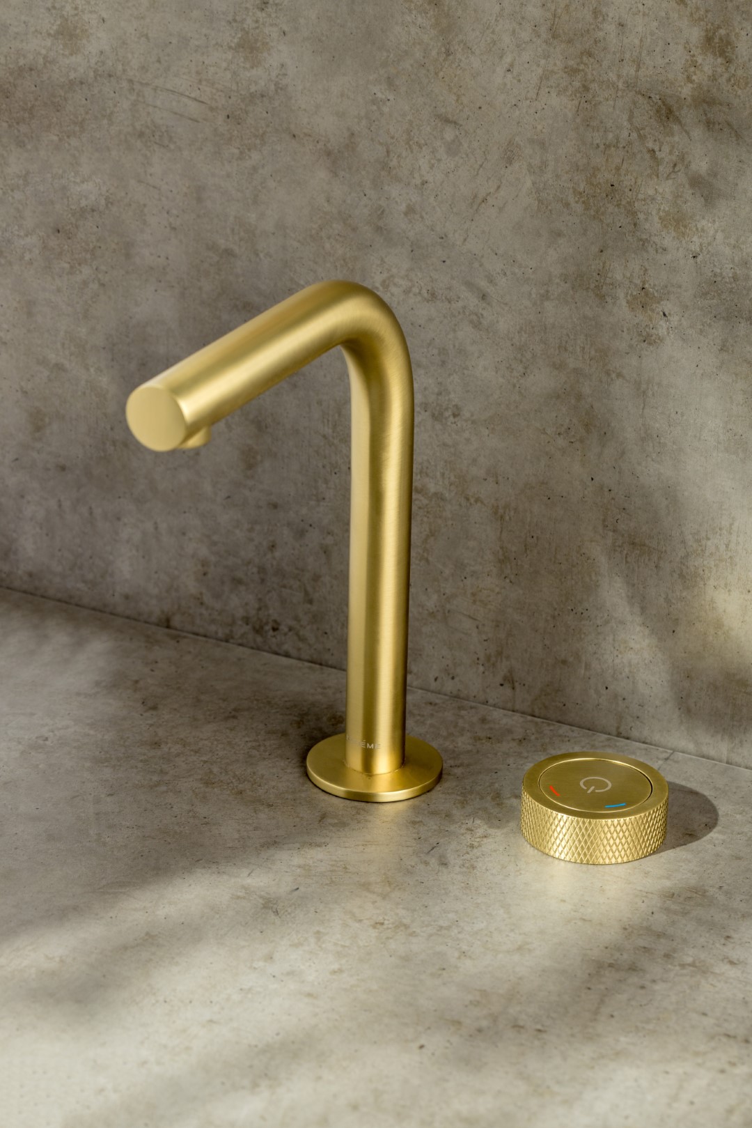 Смеситель для раковины автоматический Boheme Tech 158-MG (золото матовое), без донного