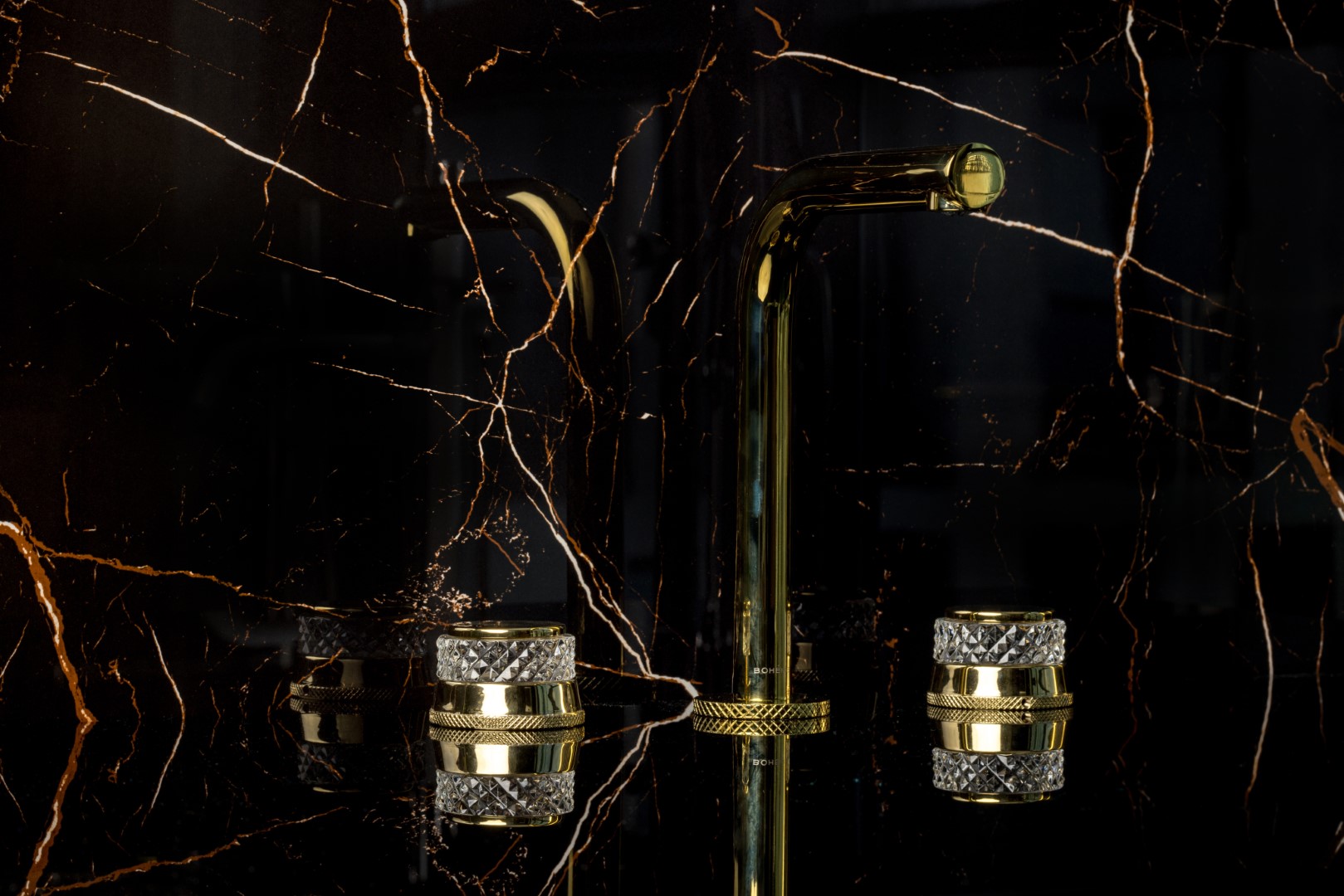 Смеситель для раковины Boheme Aura 152-G-A (золотой), без донного клапана