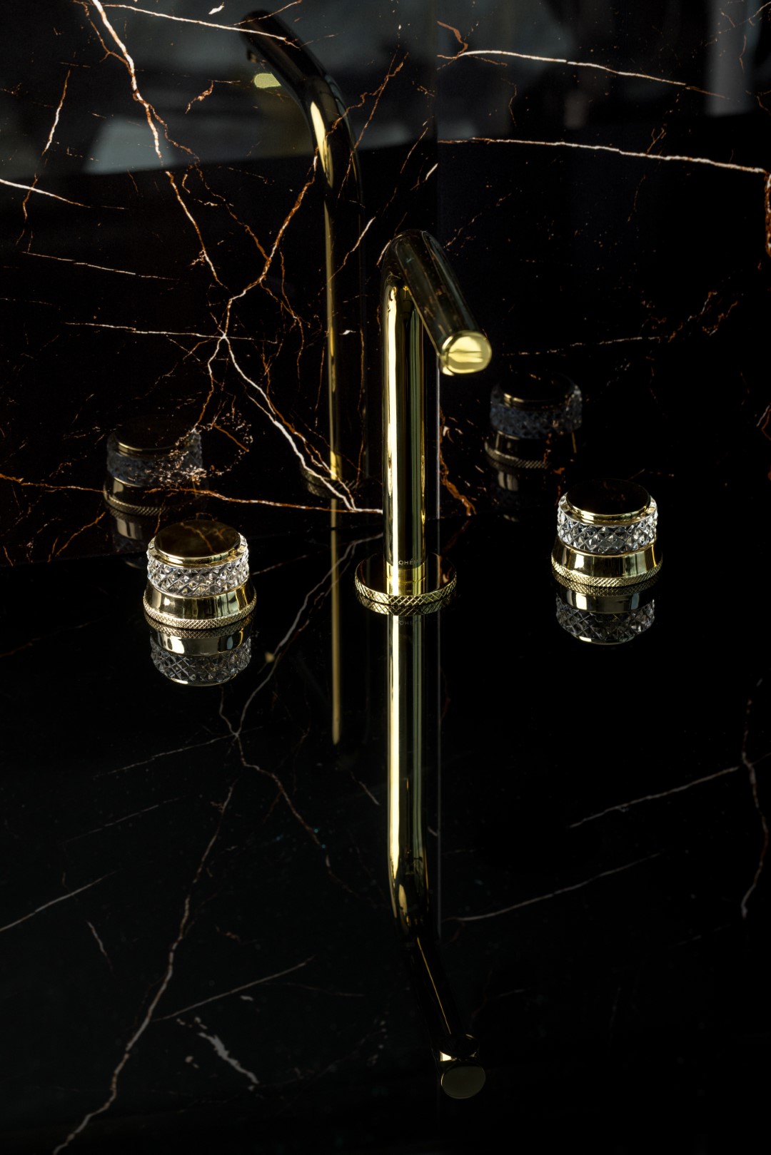 Смеситель для раковины Boheme Aura 152-G-A (золотой), без донного клапана