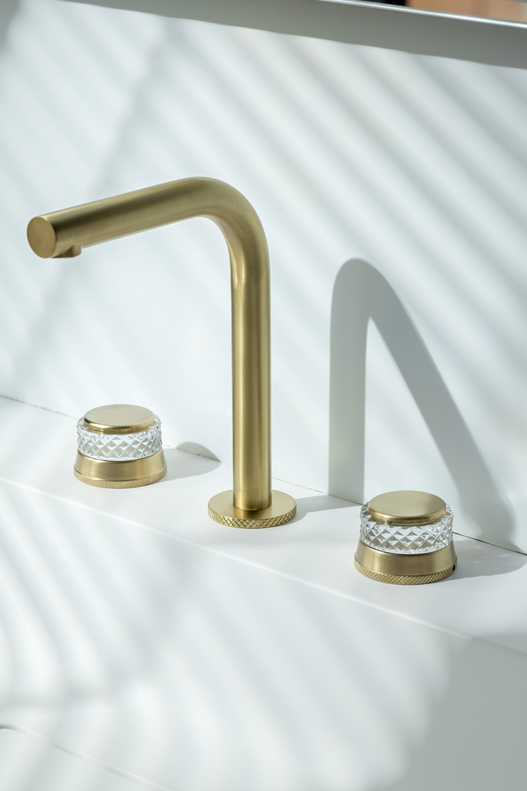 Смеситель для раковины Boheme Aura 152-MG-A (золото матовое), без донного клапана