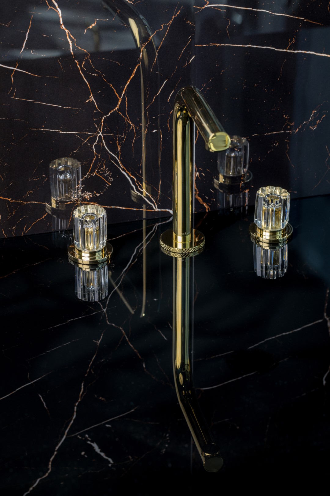 Смеситель для раковины Boheme Elegante 152-G-EL (золотой), без донного клапана