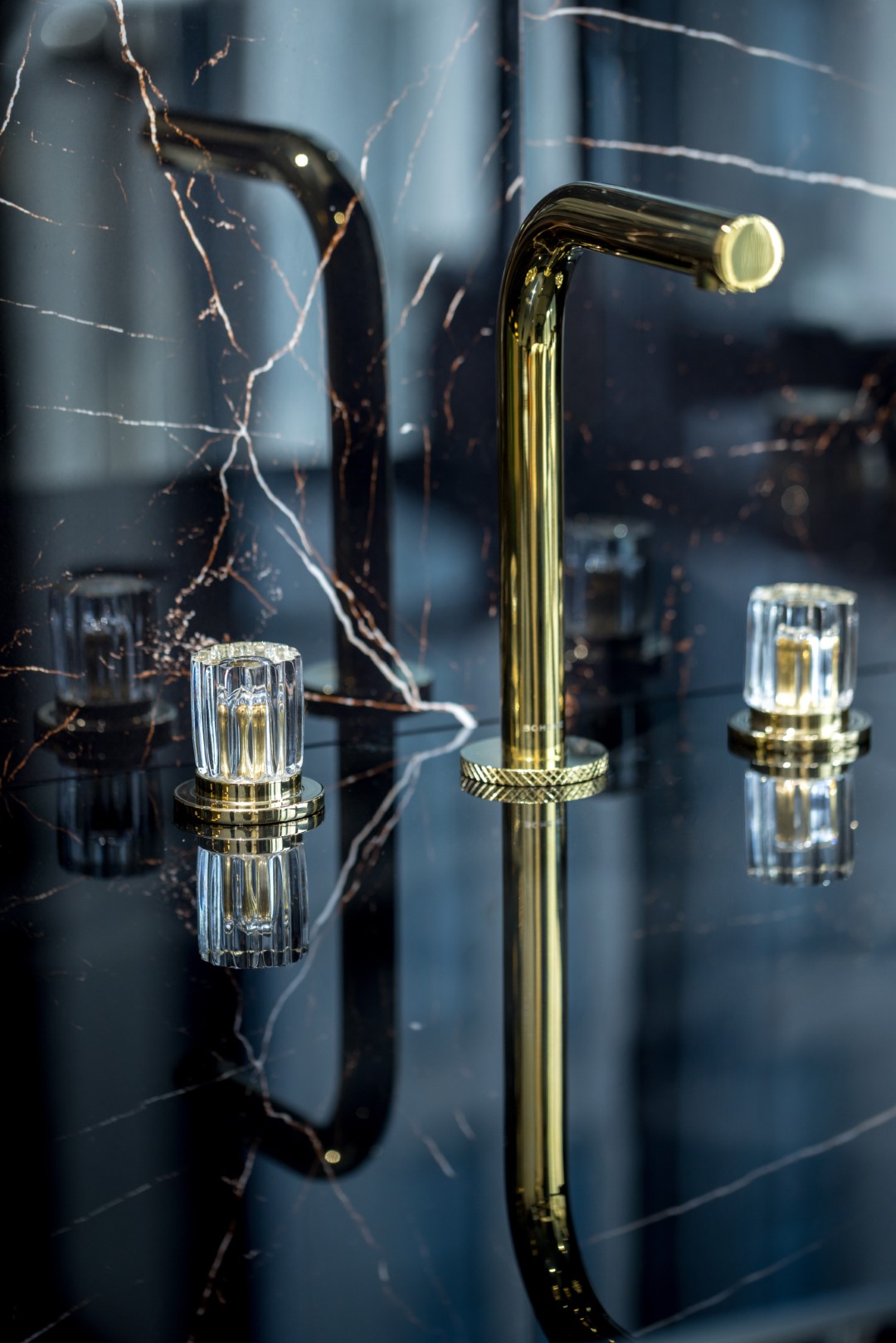 Смеситель для раковины Boheme Elegante 152-G-EL (золотой), без донного клапана