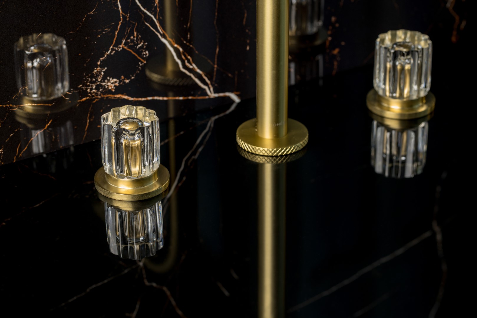 Смеситель для раковины Boheme Elegante 152-MG-EL (золото матовое), без донного клапана