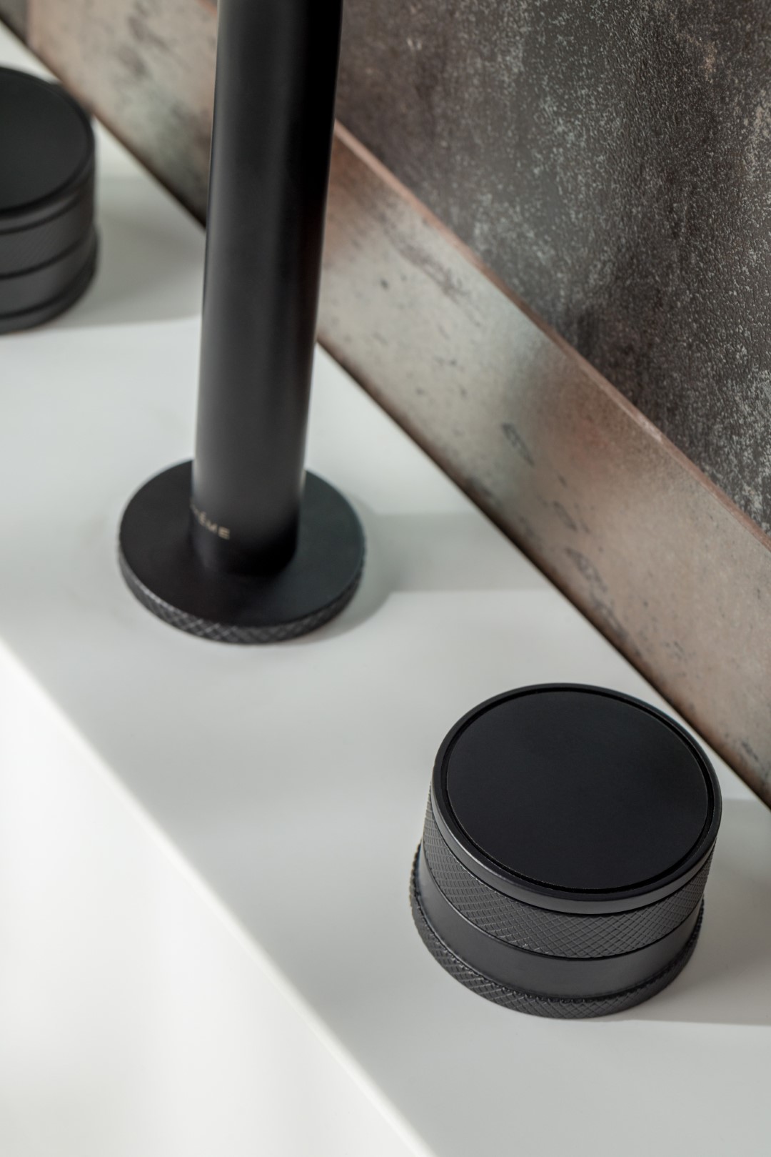 Смеситель для раковины Boheme Prestige 152-B-PR (черный матовый), без донного клапана