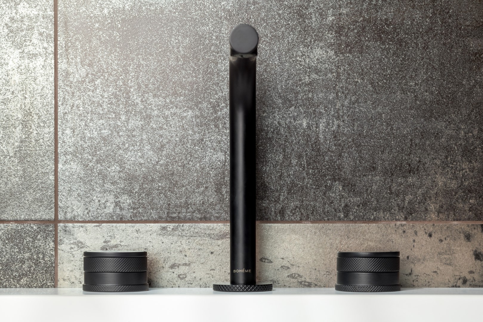 Смеситель для раковины Boheme Prestige 152-B-PR (черный матовый), без донного клапана