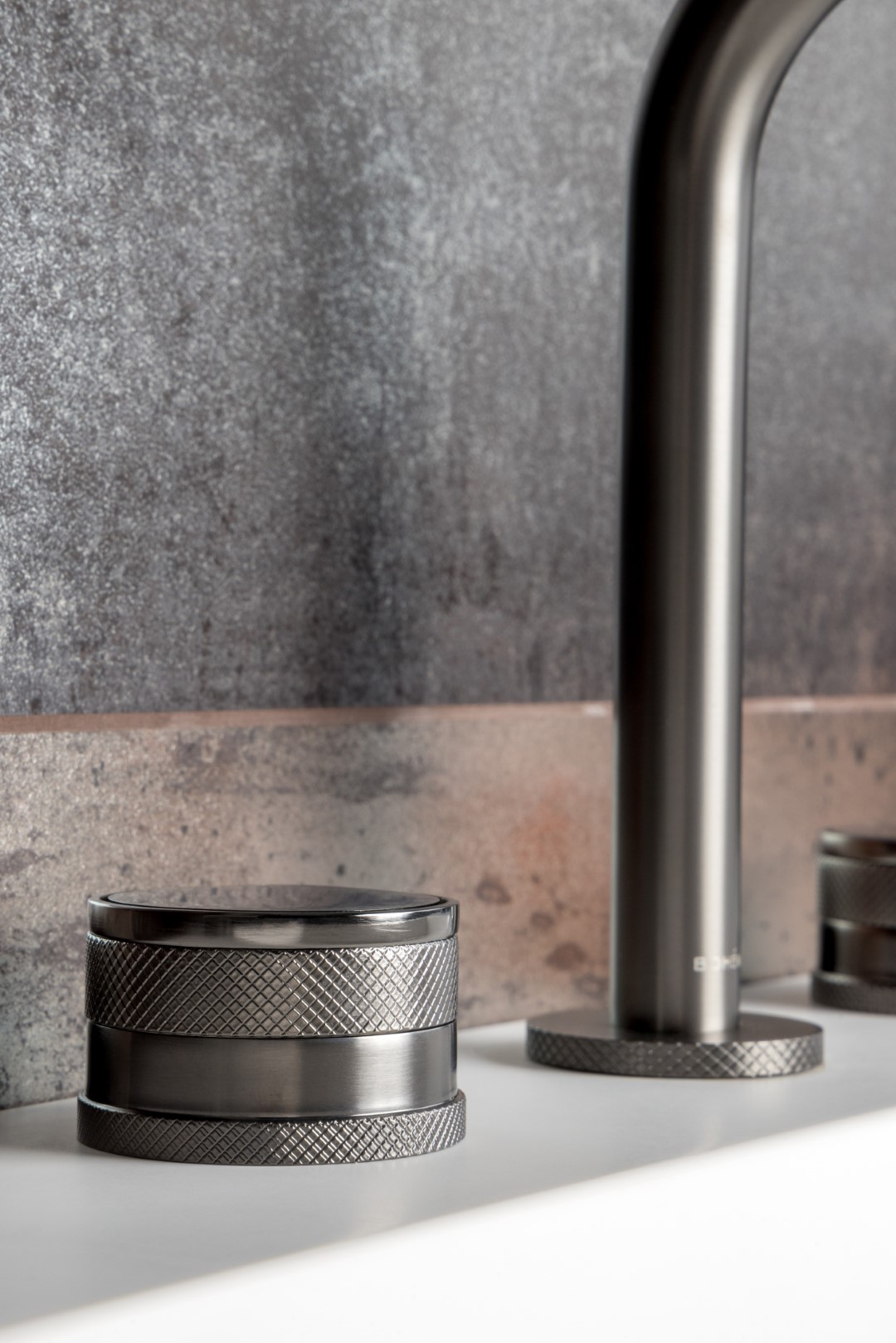 Смеситель для раковины Boheme Prestige 152-GM-PR (оружейный металл), без донного клапана