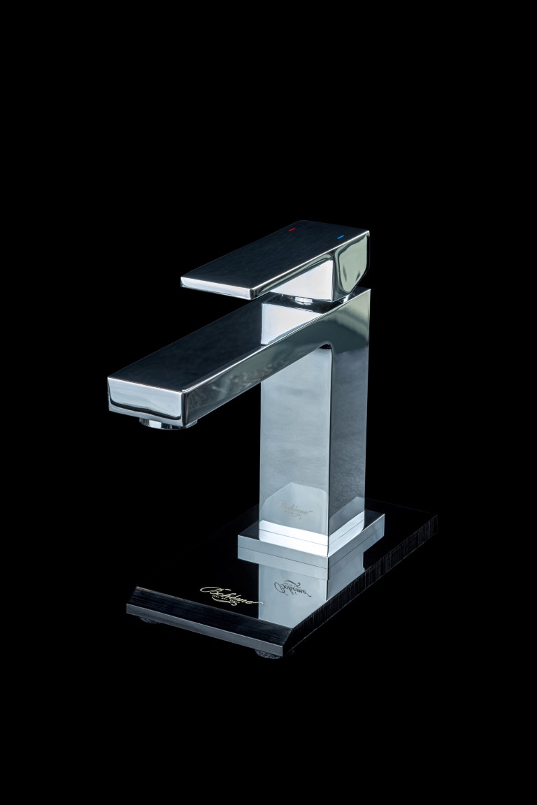 Смеситель для раковины Boheme Qubic 471-CR (хром), без донного клапана