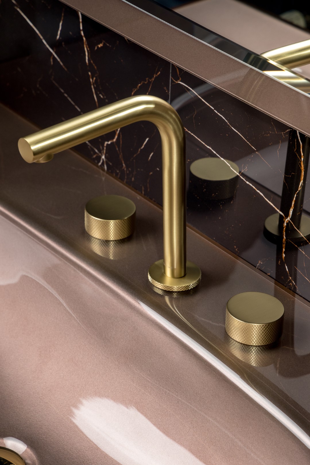 Смеситель для раковины Boheme Stick Touch 152-MG.2 (золото матовое), без донного клапана