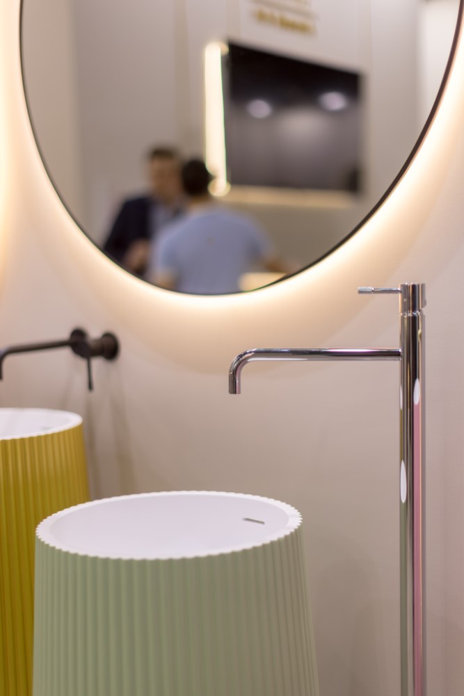 Смеситель для раковины напольный Boheme Uno 107-CR (хром)