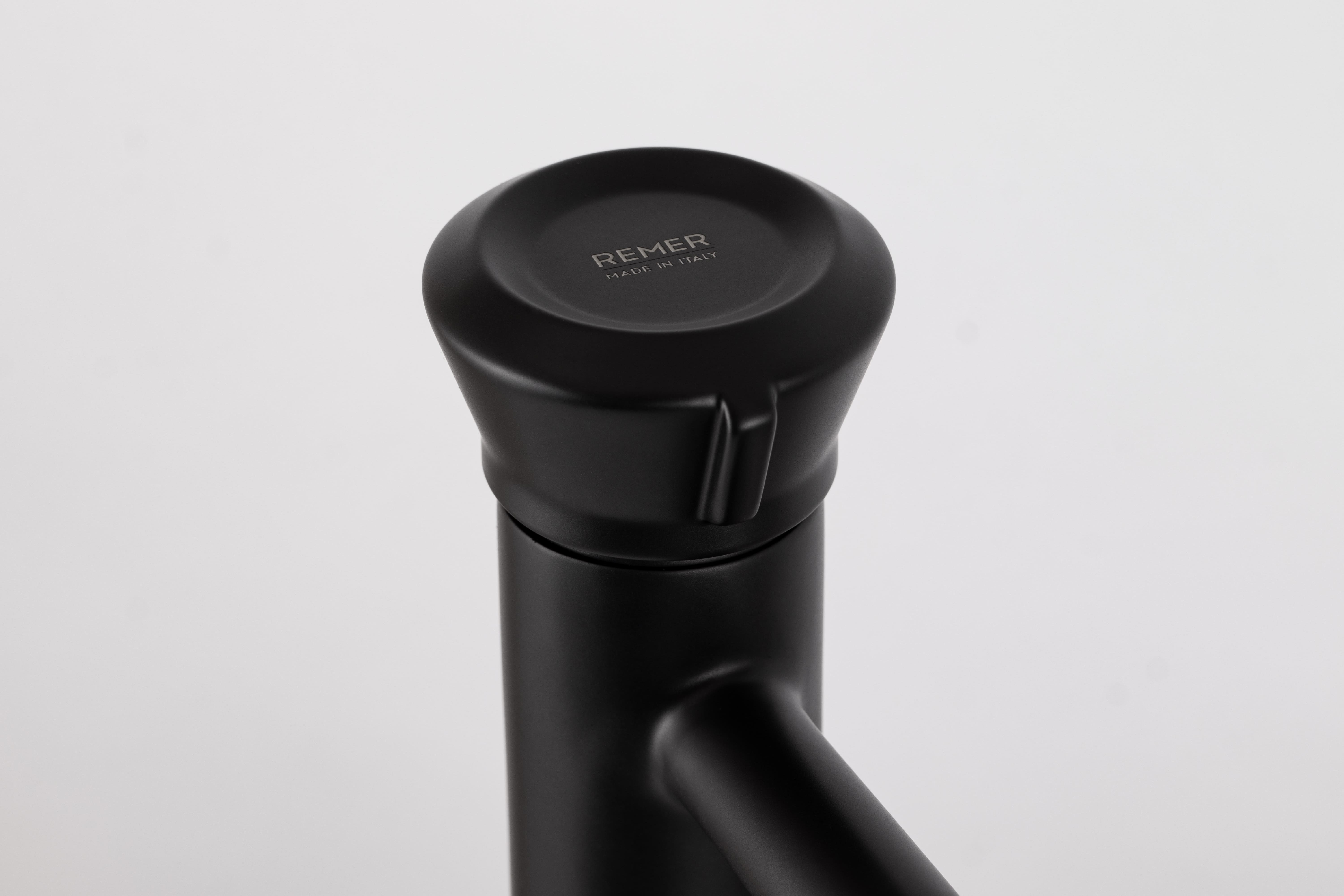 Смеситель для раковины Remer Element ET12NO (черный матовый), без донного клапана