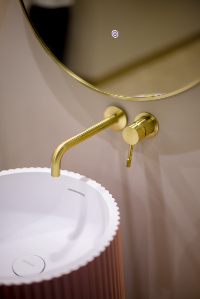 Смеситель для раковины скрытого монтажа Boheme Uno 465-MG (золото матовое)