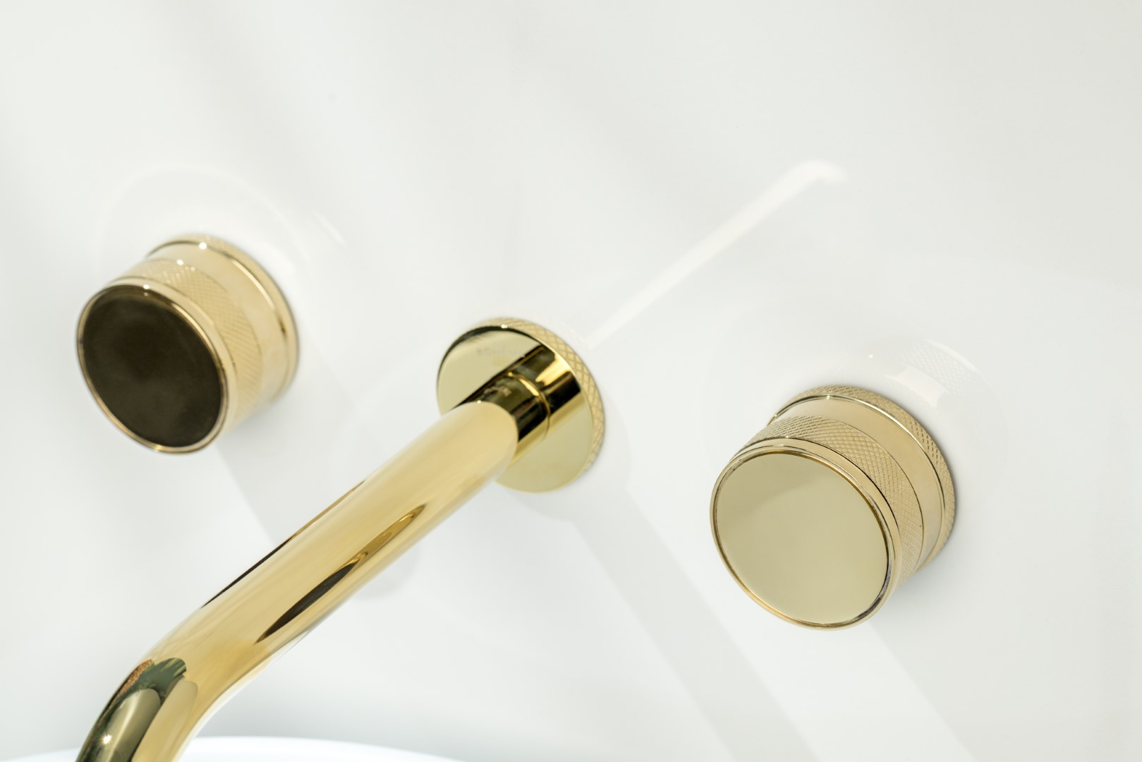 Смеситель для раковины скрытого монтажа Boheme Prestige 152-2-G-PR (золотой), без донного клапана