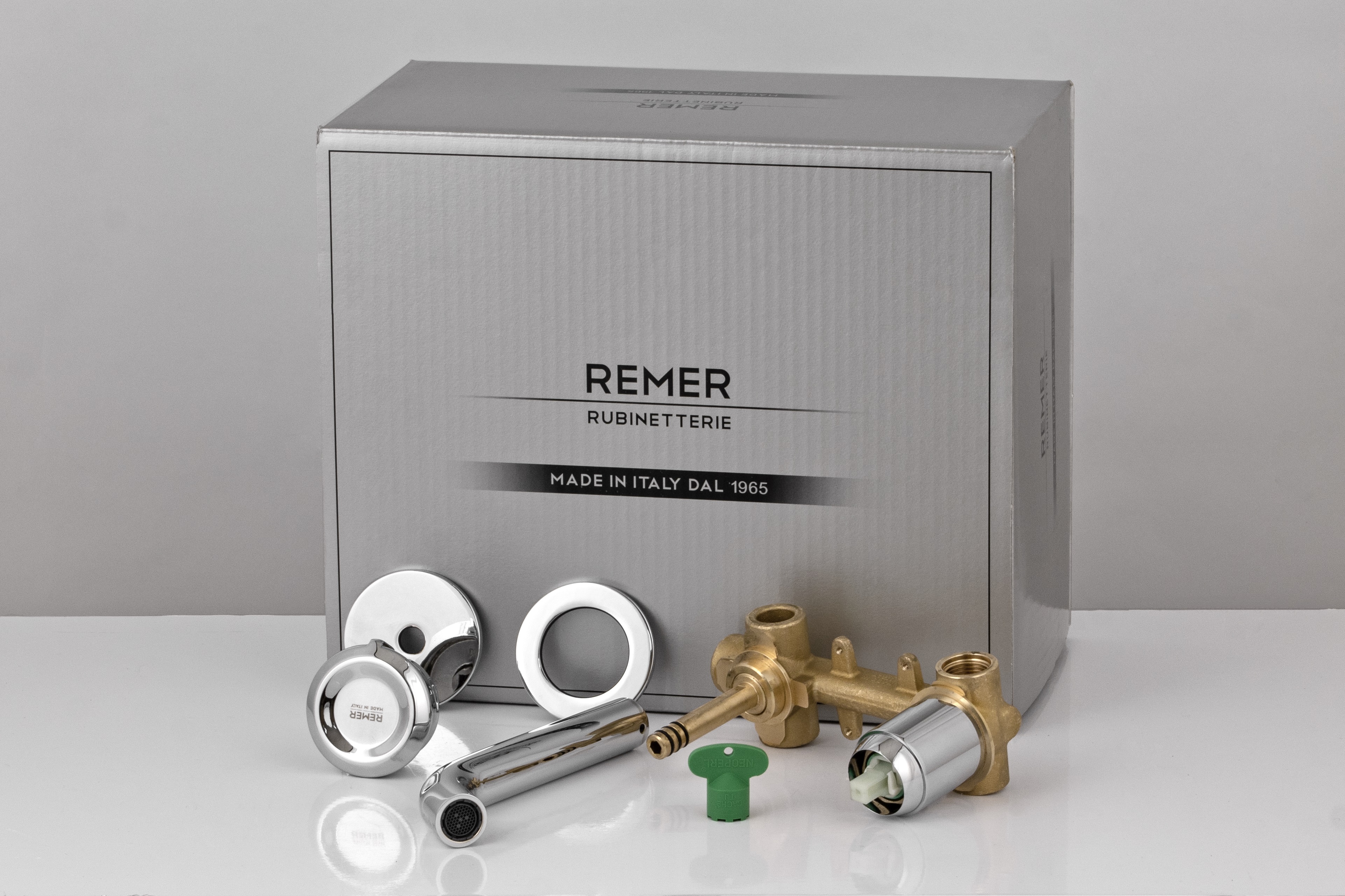 Смеситель для раковины скрытого монтажа Remer Element ET15P (хром), с изливом