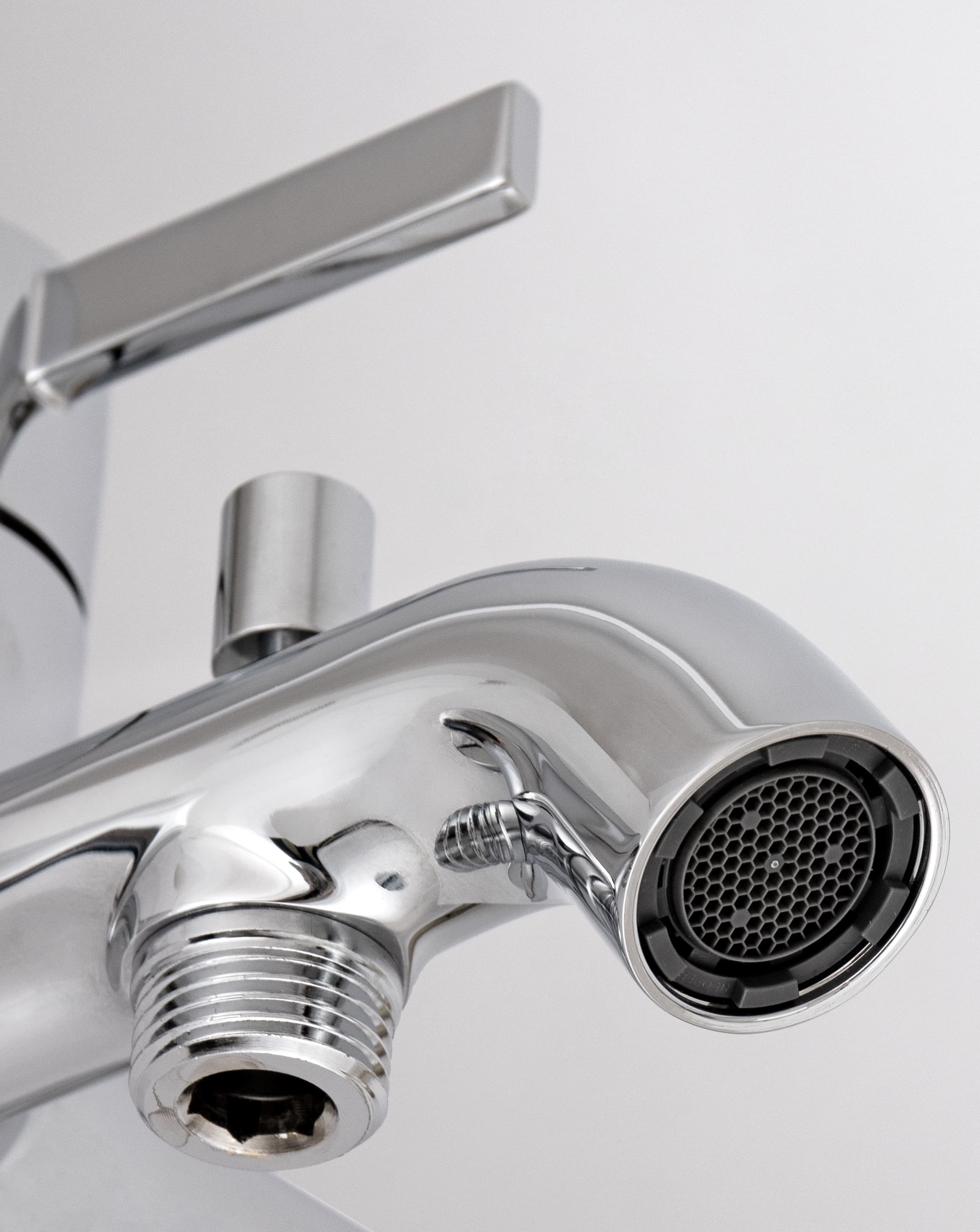 Смеситель для ванны настенный Remer Metrica MC02 (хром), с изливом